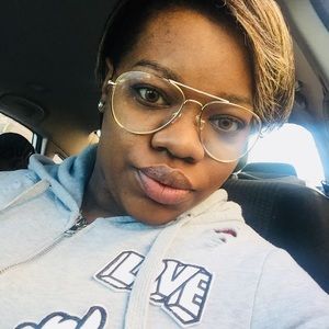 Meet your Posher, Malesa